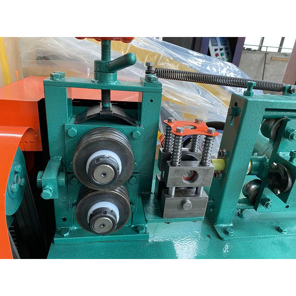 USGT 6-12 NC Steel Bar Straightening Cutting Machine details-Traction CNC Meter Device